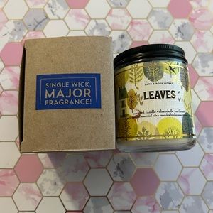 Bath & Body Works 7oz Candle - Leaves Scent